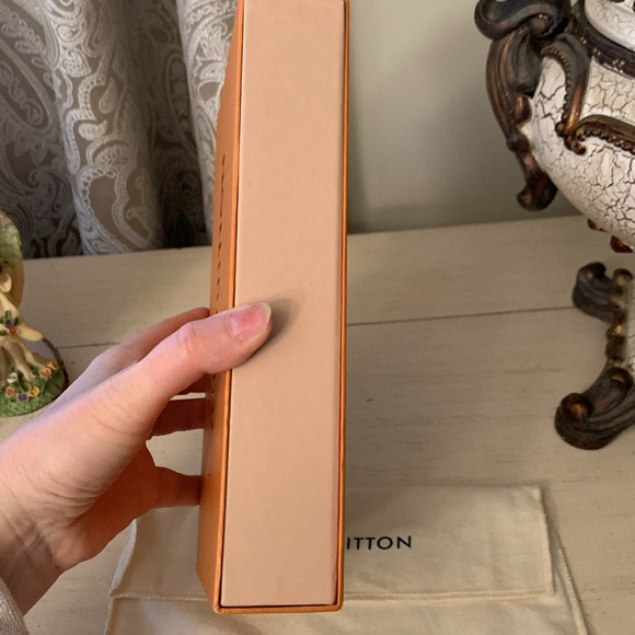 Louis Vuitton Orange Box with Dust Bag - Picture 4 of 10